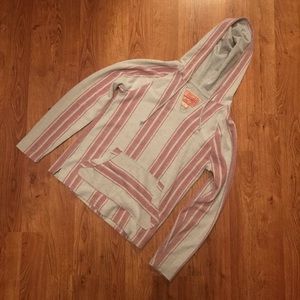 3/$10 Aztec hoodie❣️